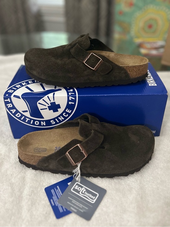 Birkenstock Shoes - Birkenstock Bostons Soft Footbed in Mocha sz 38N
